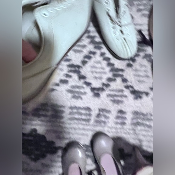 Lady Brunswick White Leather bowling shoes women’s size 7 and a half - Picture 3 of 7